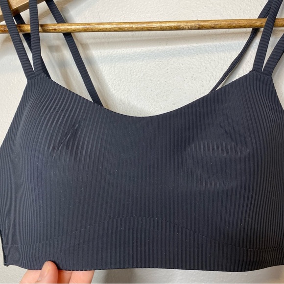 Lululemon Like A Cloud bra in black B/C cups - Picture 4 of 9